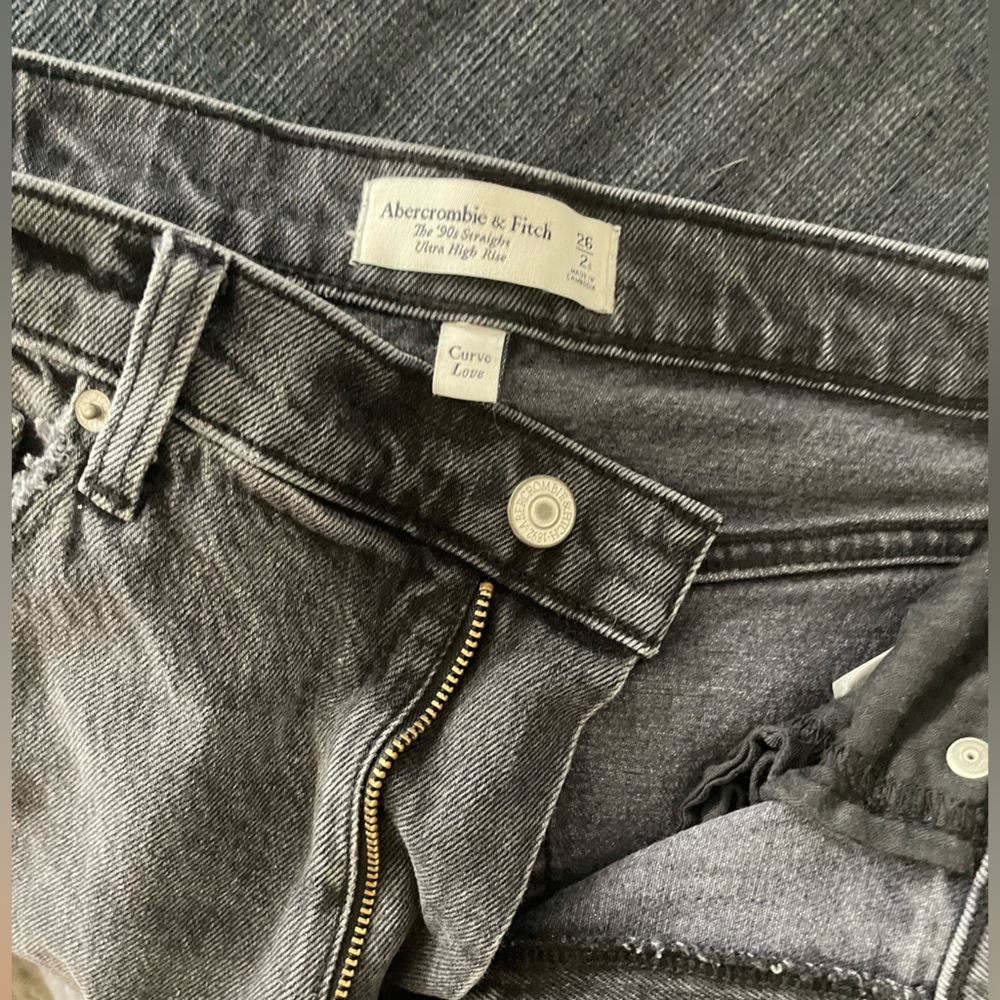 A&F 90s Straught Ultra High Rise Curve Love